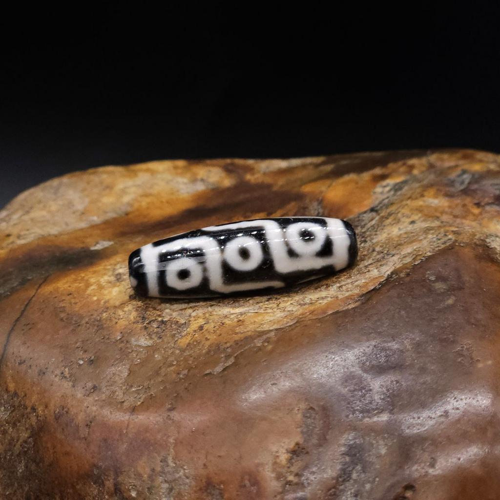 Бусина Дзи 9 глаз №22