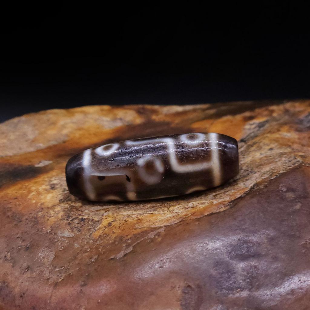 Бусина Дзи 9 глаз №25