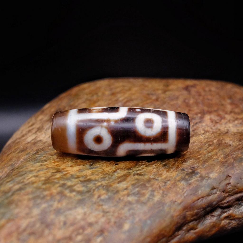 Бусина дзи 6 глаз №26