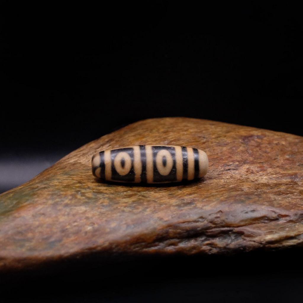 Дзи 4 глаза №16