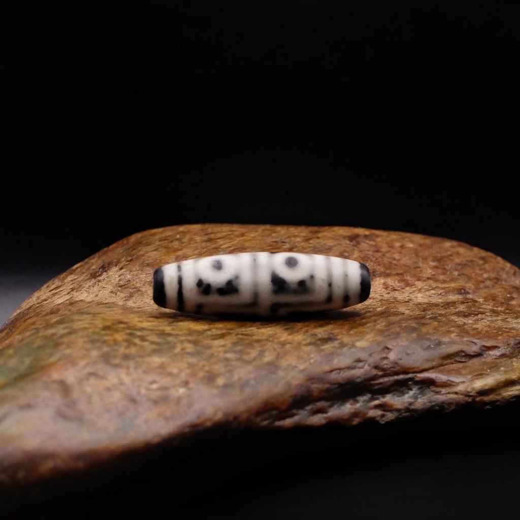 Бусина Дзи 4 глаза №17