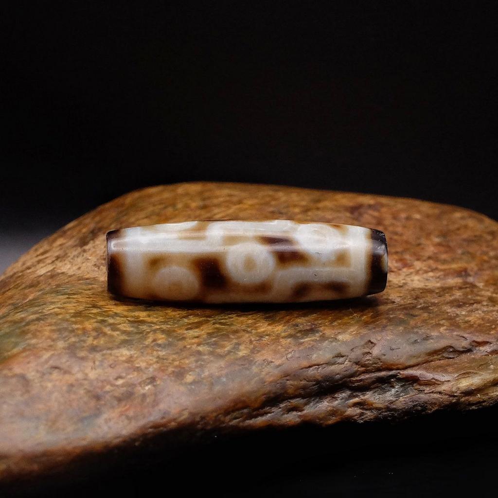 Бусина Дзи 9 глаз №30