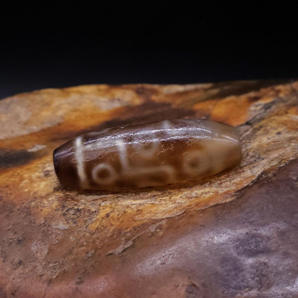 Бусина Дзи 9 глаз №34