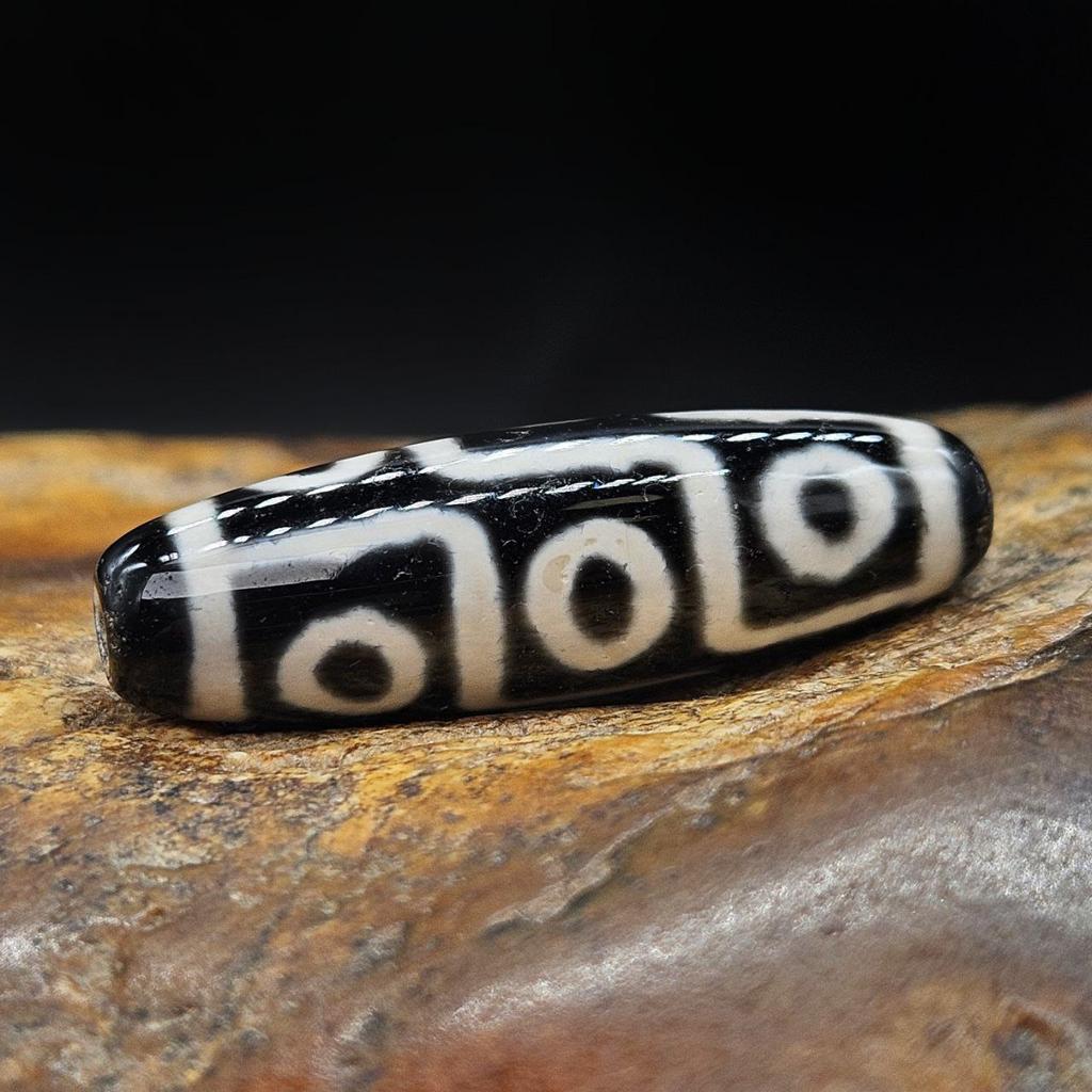 Бусина Дзи 9 глаз №37