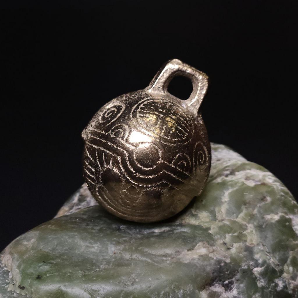 Бубенчик Лягушка с символом Шоу