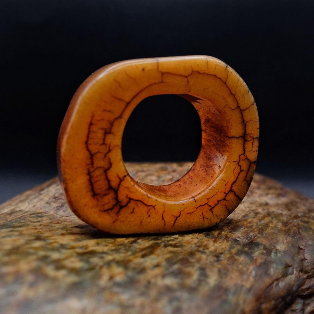 Махака из кости яка