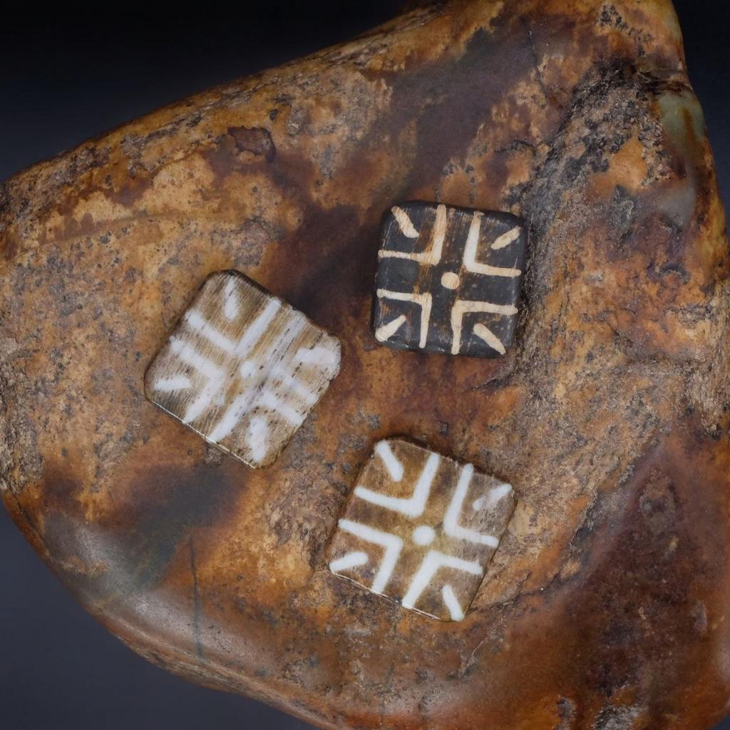 Бусина дзи Пумтек квадратная