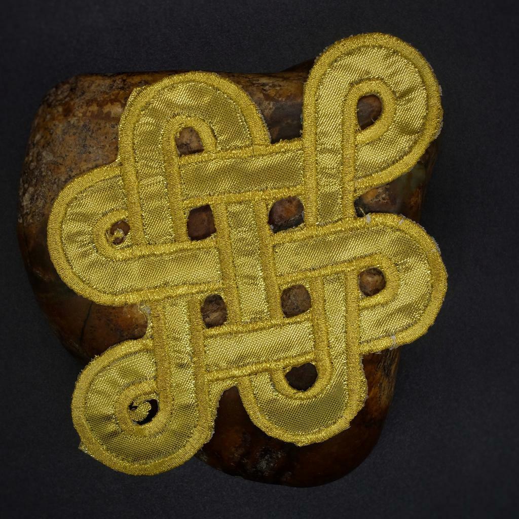 Нашивка Узел Счастья большой золотой