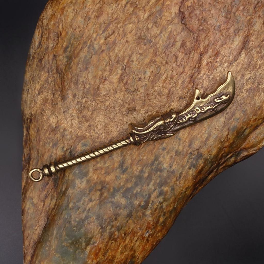 Подвеска Алебарда Гуаньдао