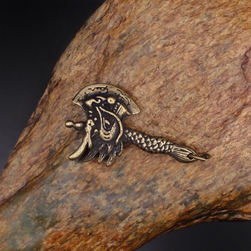 Подвеска топор с драконом