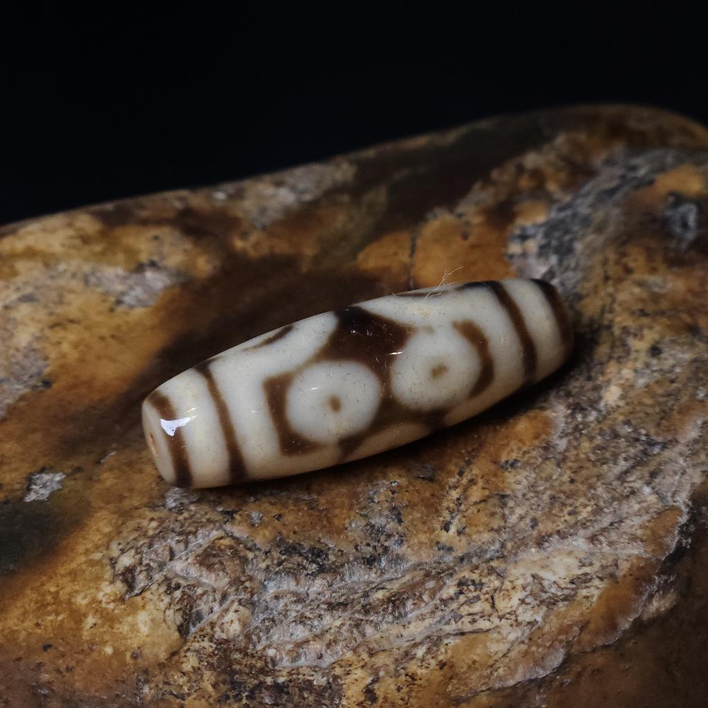 Бусина дзи 7 глаз N°14