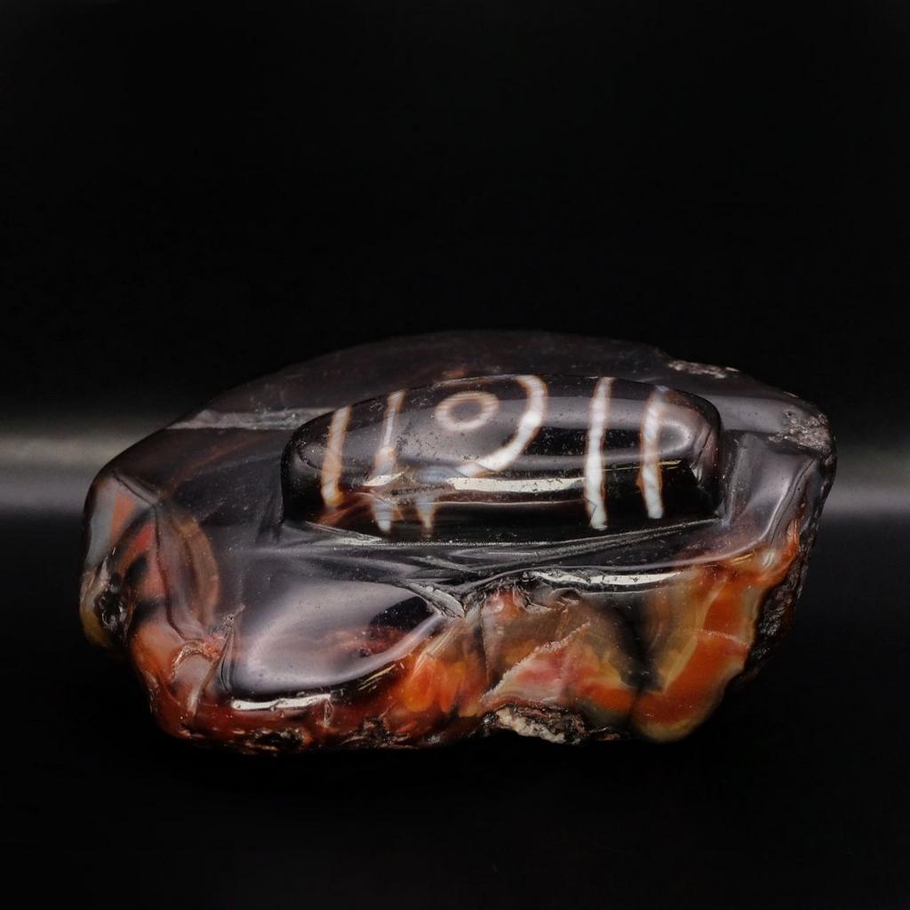 Алтарная дзи на камне 1 глаз N°2