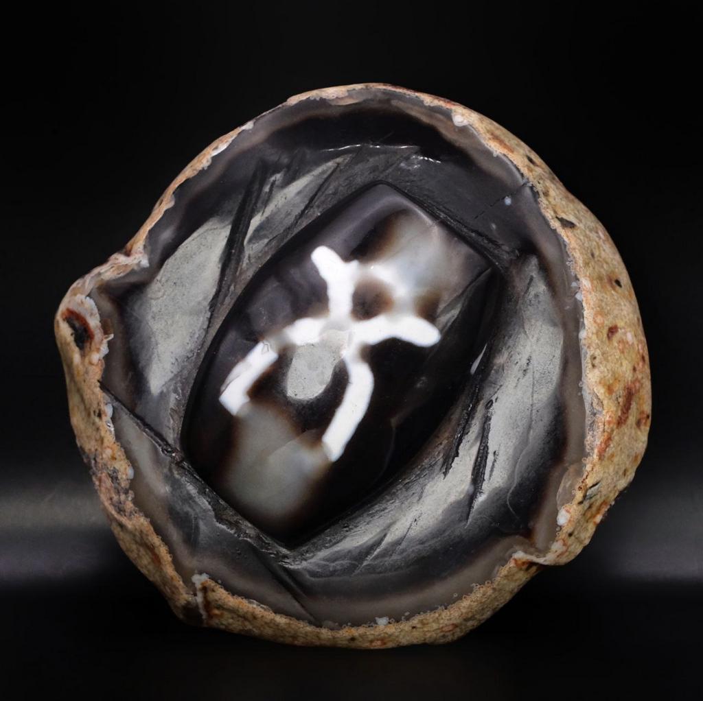 Алтарная дзи на камне "изображение Куберы" N°4