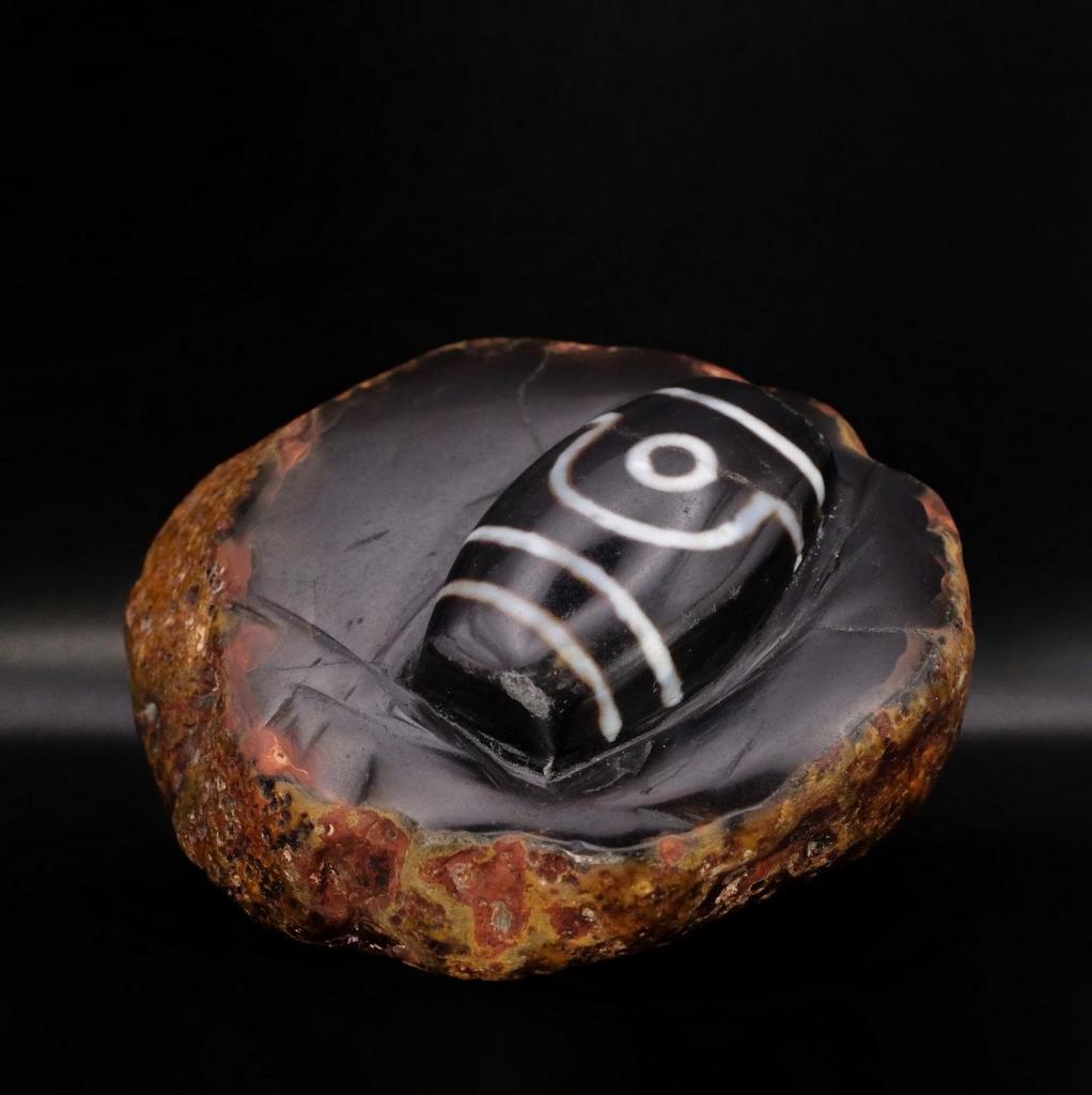 Алтарная дзи на камне 1 глаз N°4