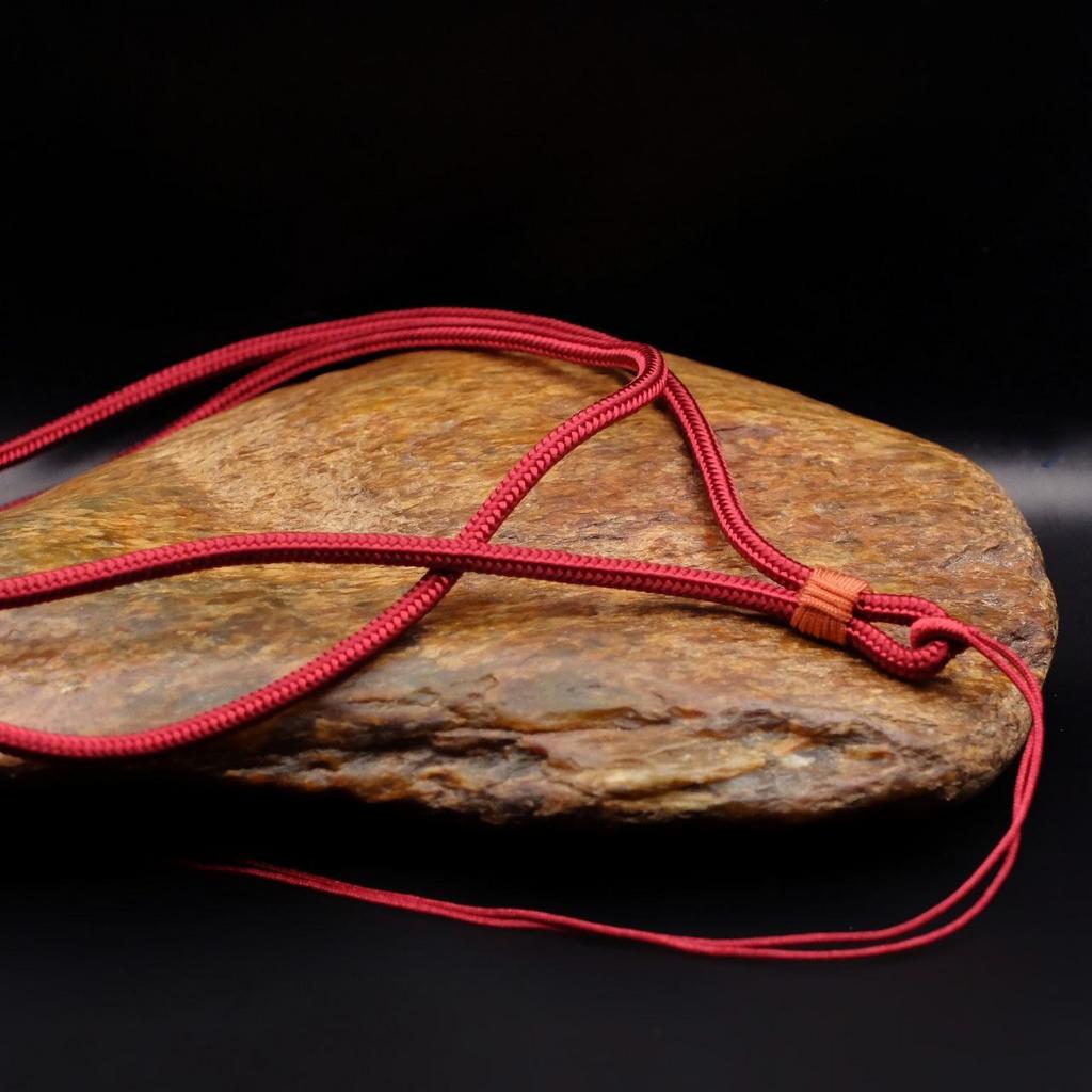 Шнурок нейлоновый тибетский красный N°2