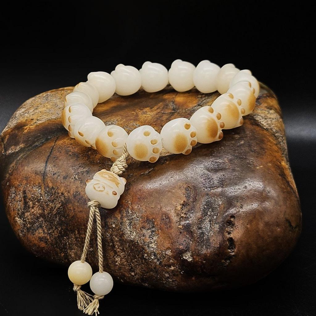 Браслет маленькие лапки с Манеки Неко