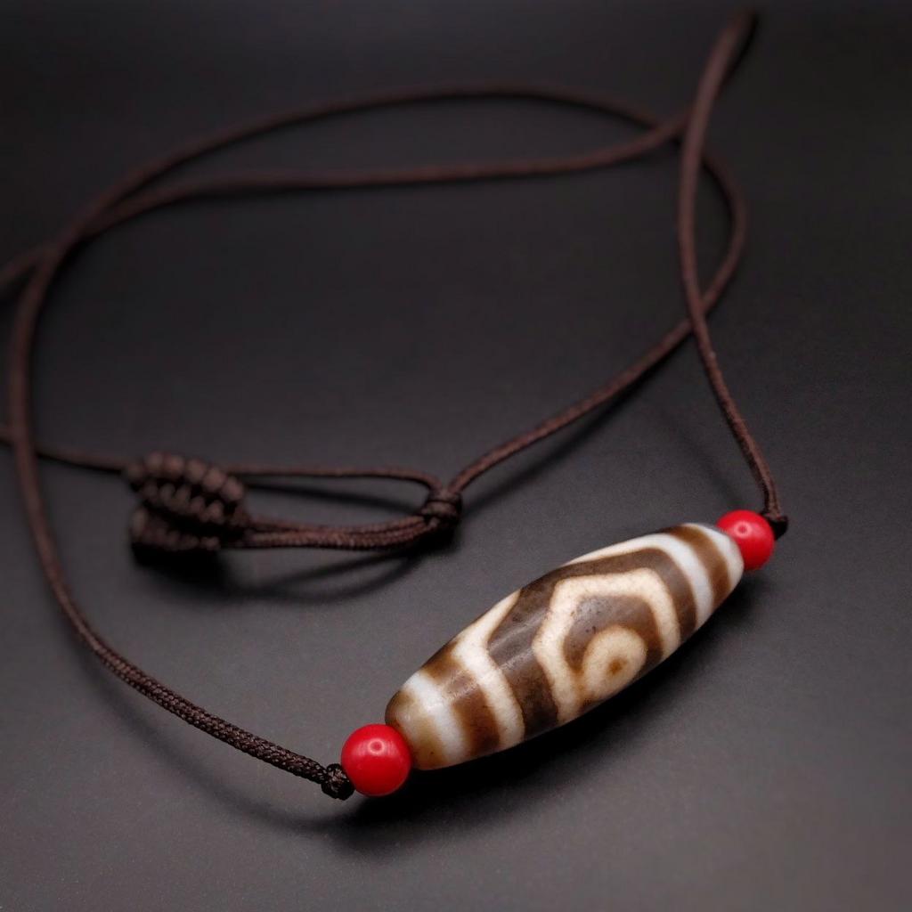 Подвеска с бусиной дзи 3 глаза