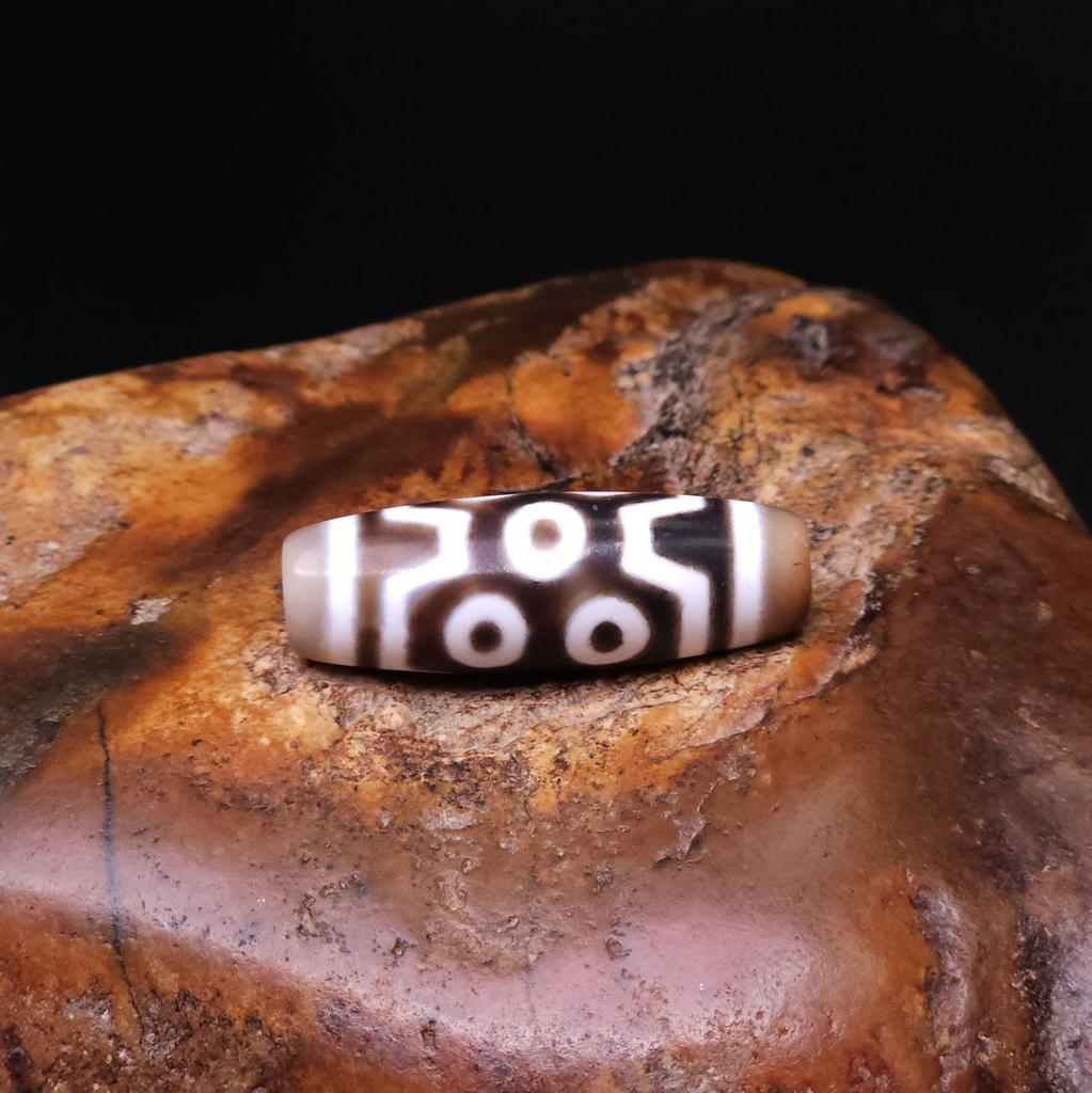 Бусина дзи 7 глаз №15