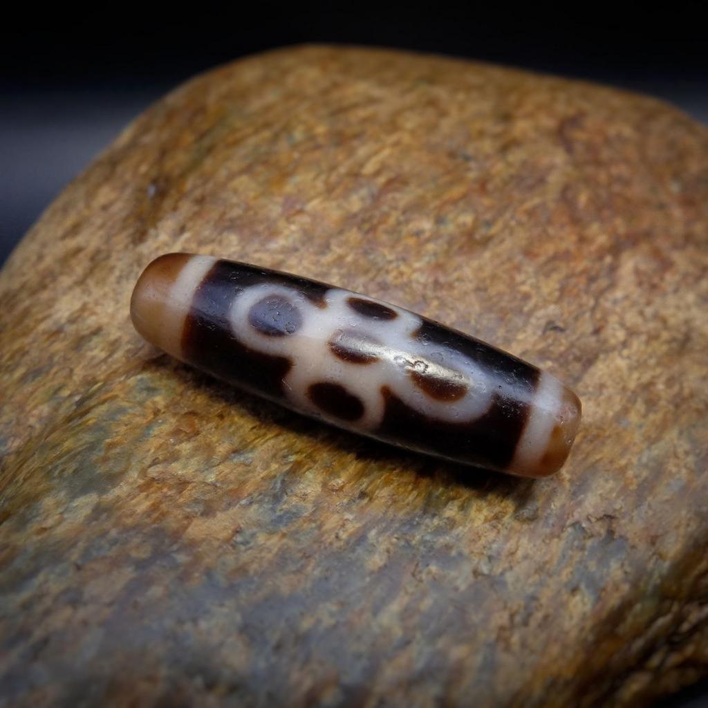 Бусина дзи Гаруда и молния N°13