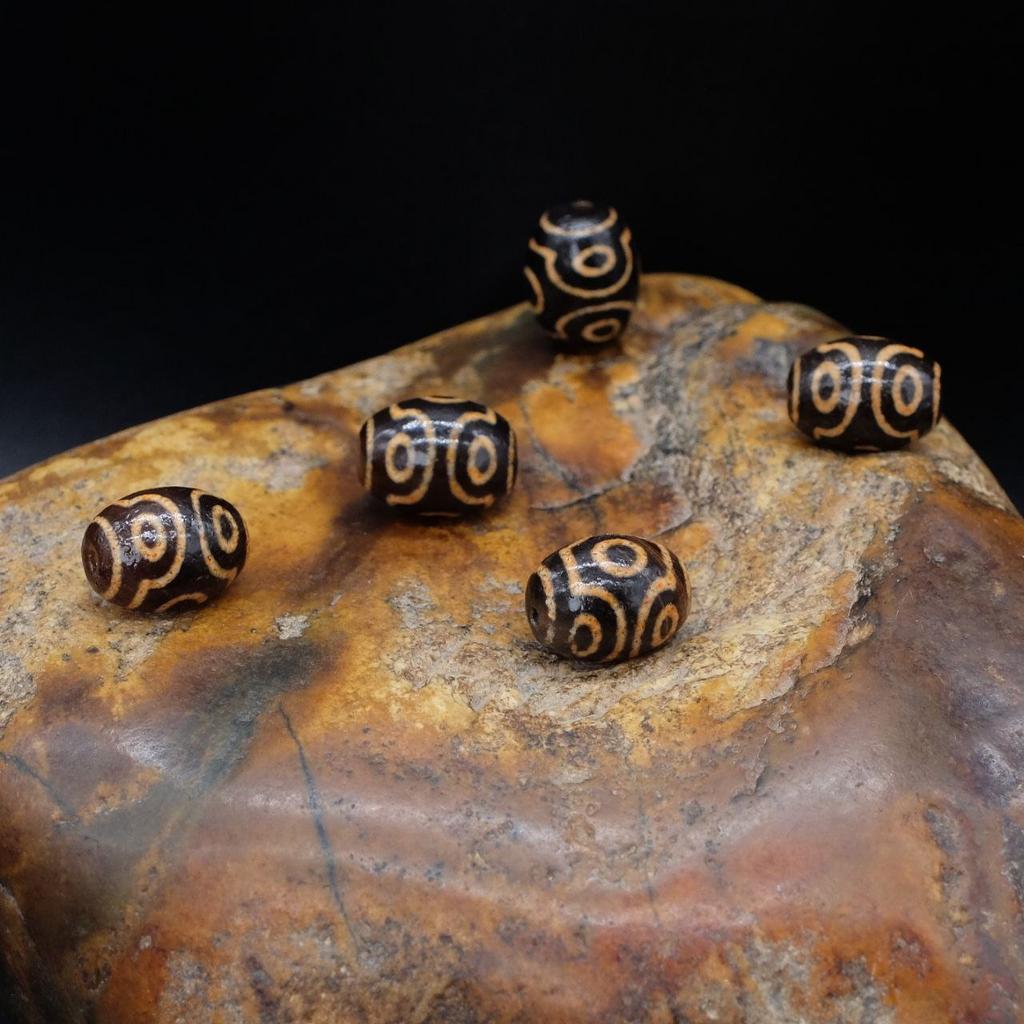 Бусина дзи 6 глаз №40