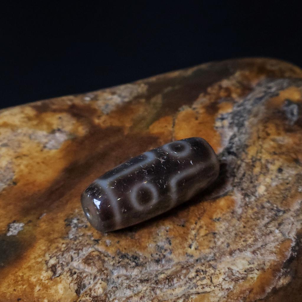 Бусина дзи 6 глаз №40