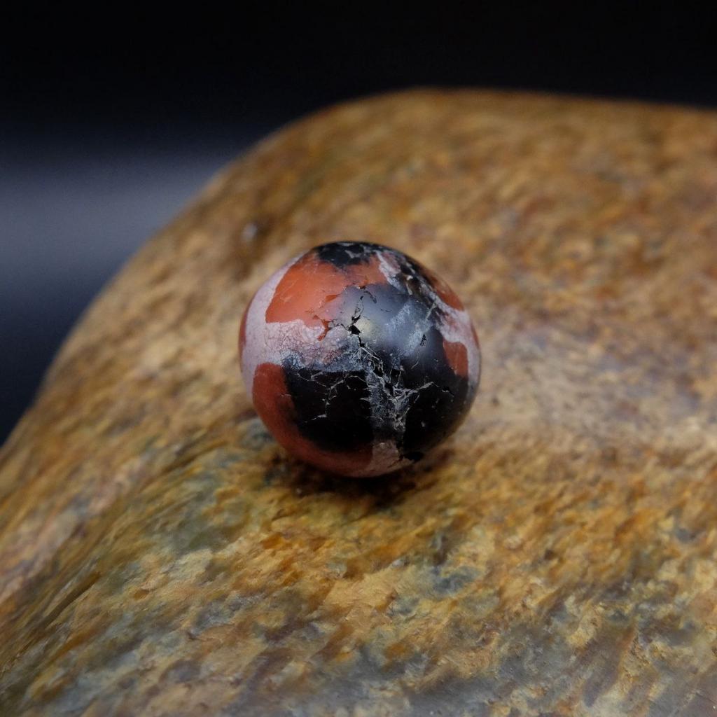 Дзи старинная красная N°6