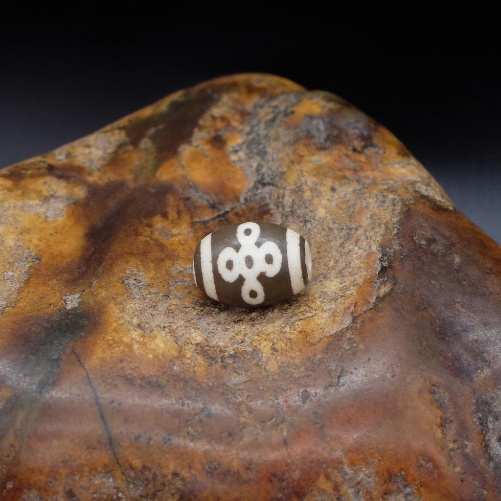 Бусина Дзи Гаруда и молния N°16