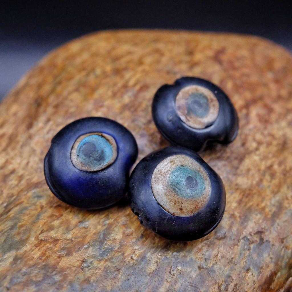 Бусина из непальского стекла синяя