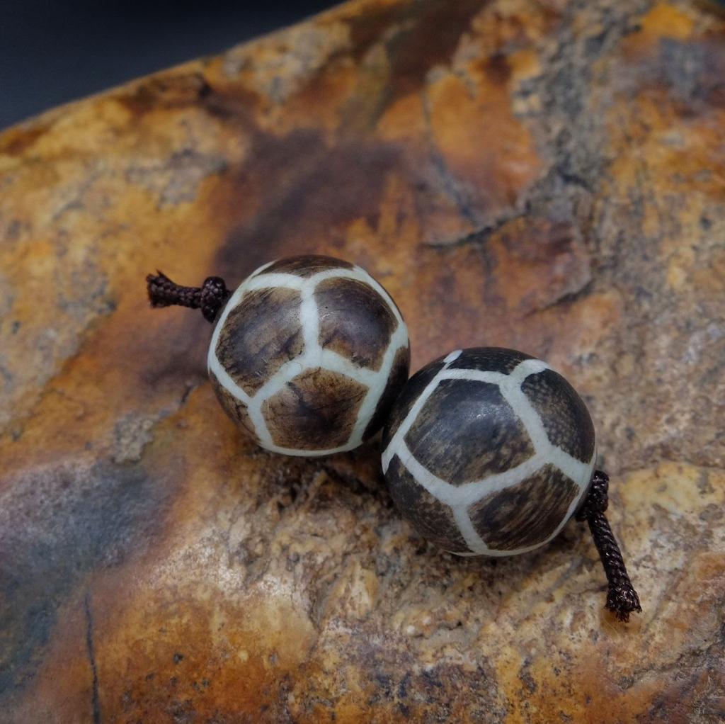 Бусина Дзи Пумтек Черепаха (пара)