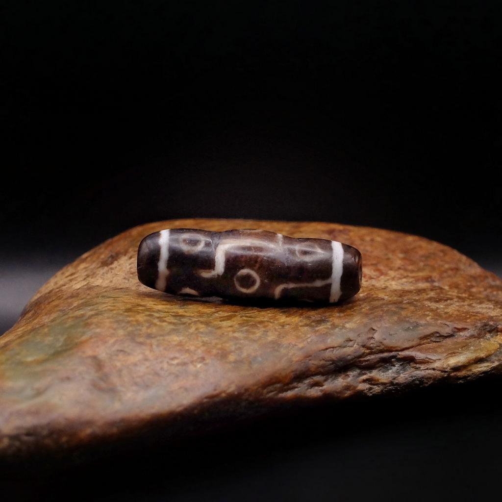 Тройная бусина Дзи 9 глаз N°5