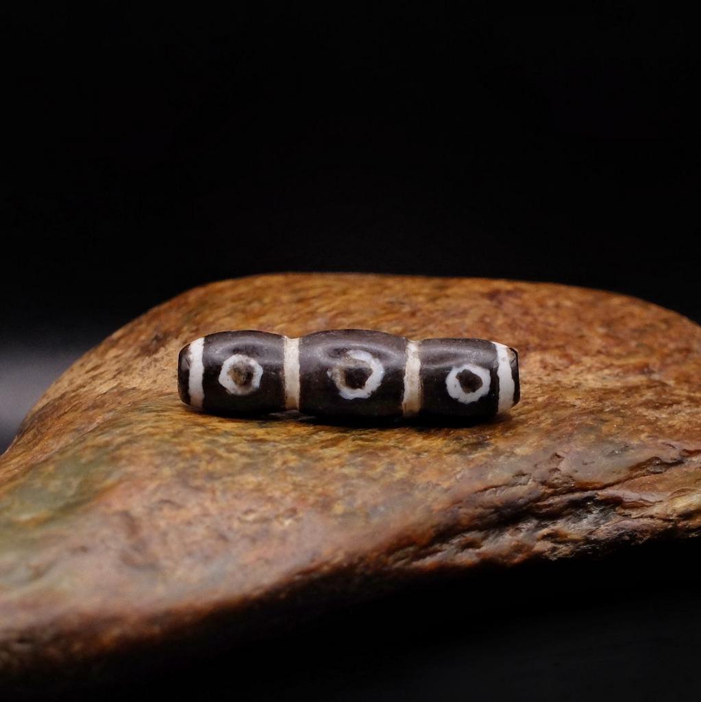 Тройная бусина Дзи 9 глаз N°7