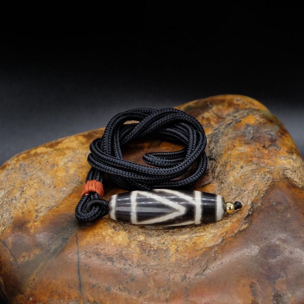 Бусина Дзи Горные Пики N°4