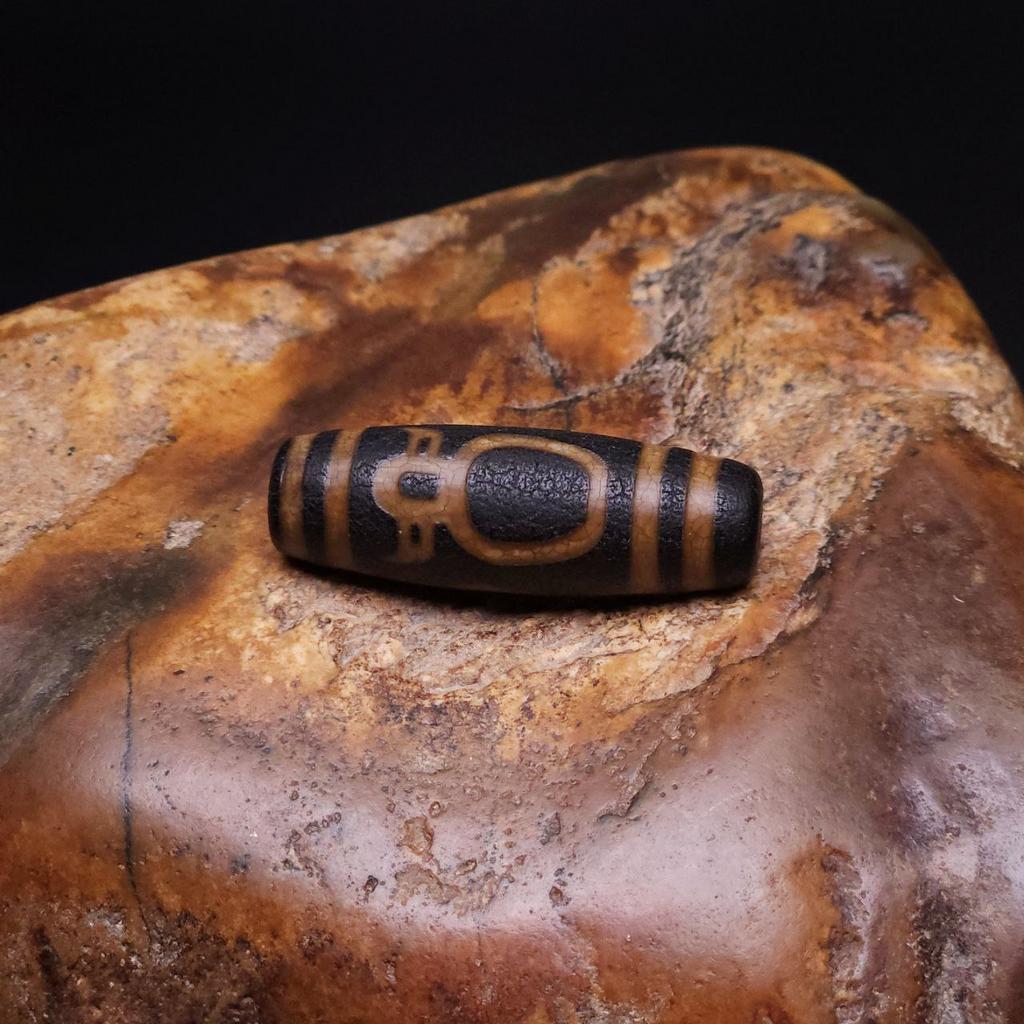 Бусина Дзи Кубера N°10