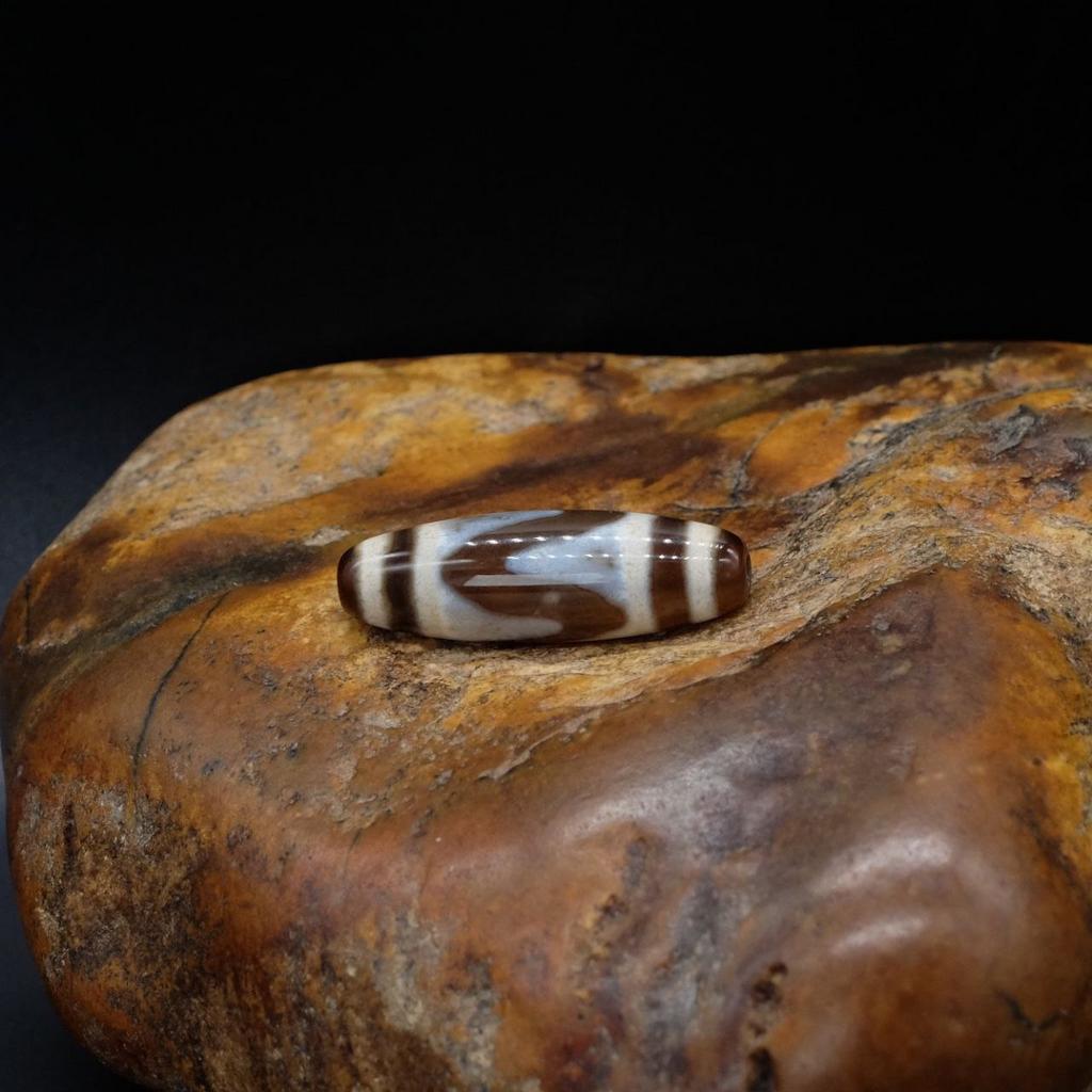 Бусина Дзи Двойные Зубы Тигра N°37