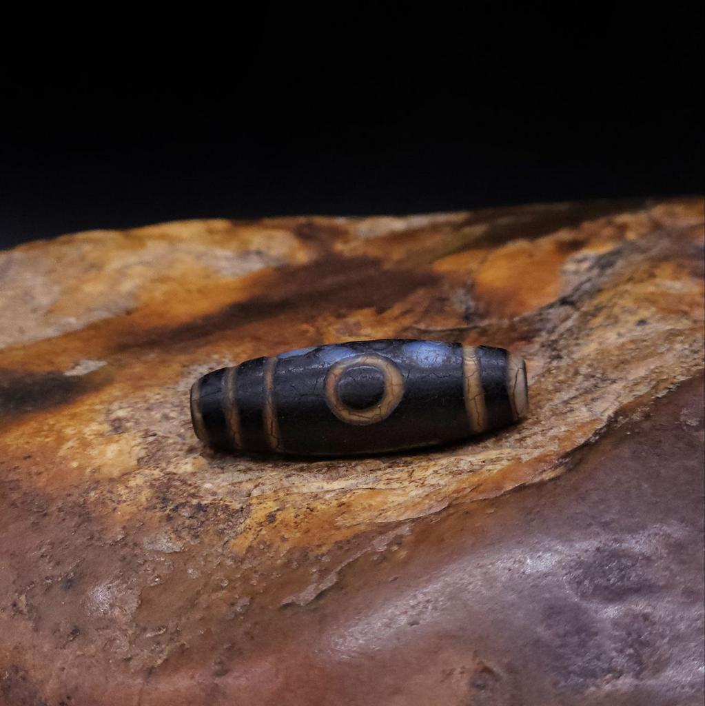 Бусина Дзи 1 глаз и гора N°8