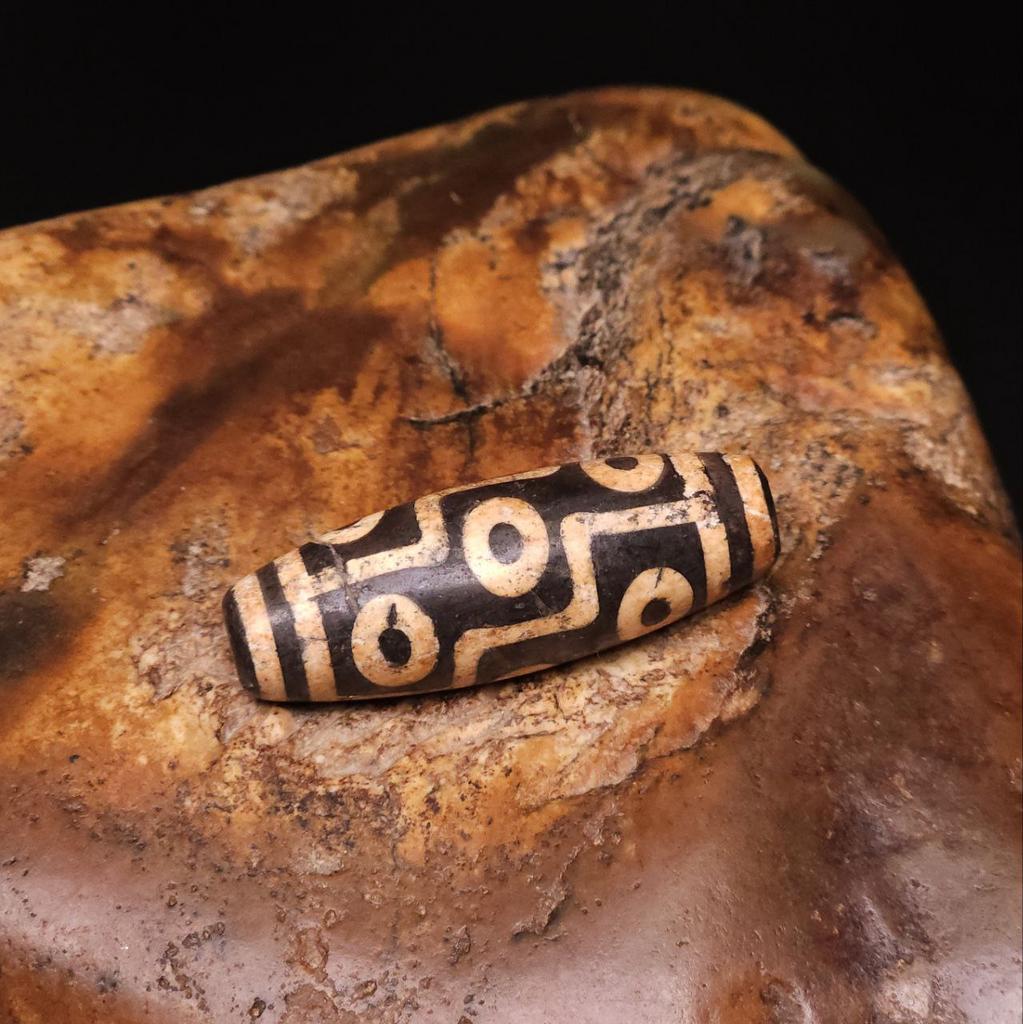 Бусина Дзи 9 глаз N°68