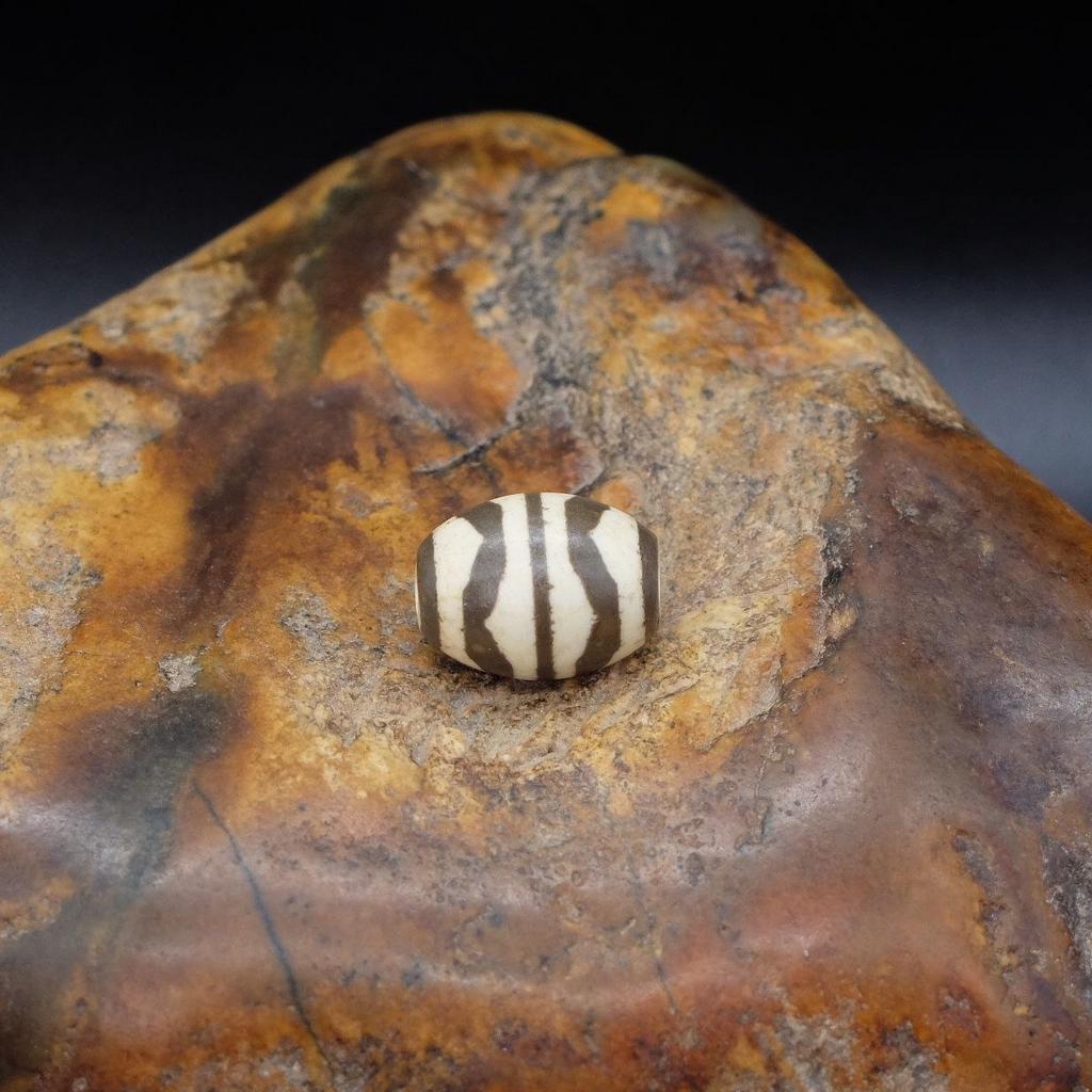 Бусина Дзи Двойные Зубы Тигра N°58