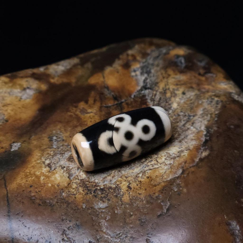 Бусина Дзи Гаруда и молния N°38