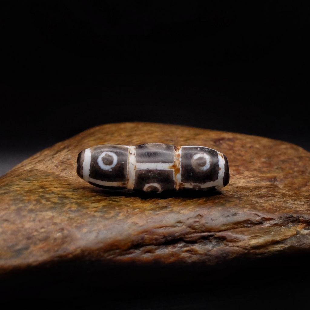 Тройная бусина Дзи 9 глаз N°9