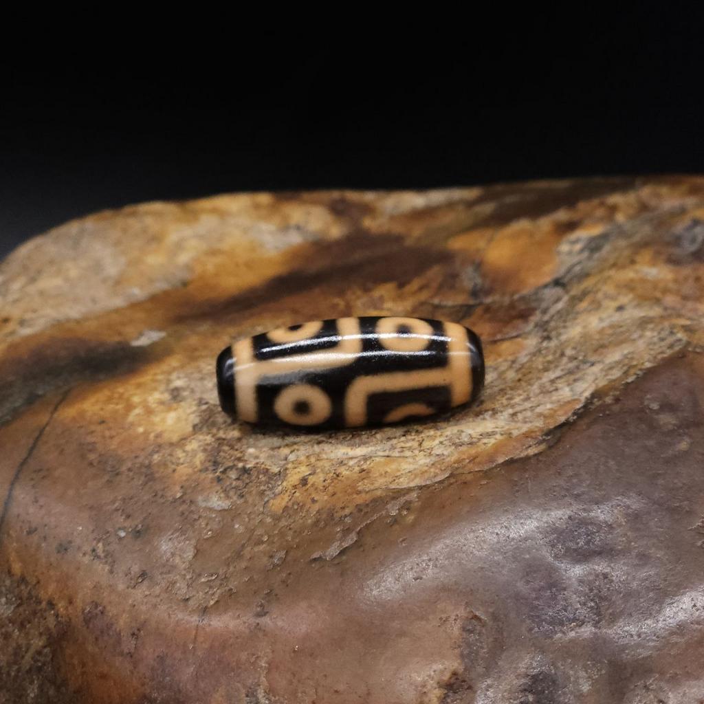 Бусина Дзи 6 глаз N°82