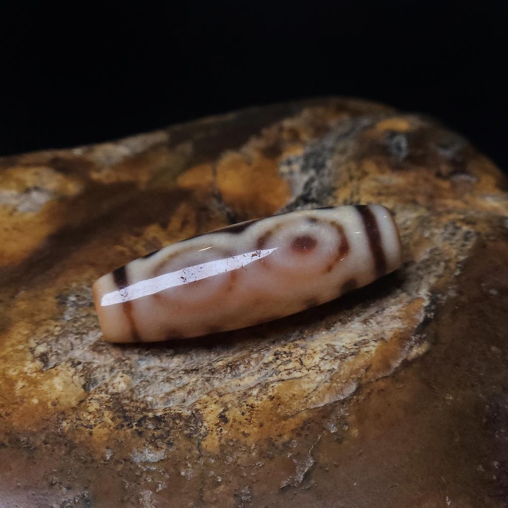 Бусина Дзи 6 глаз N°82