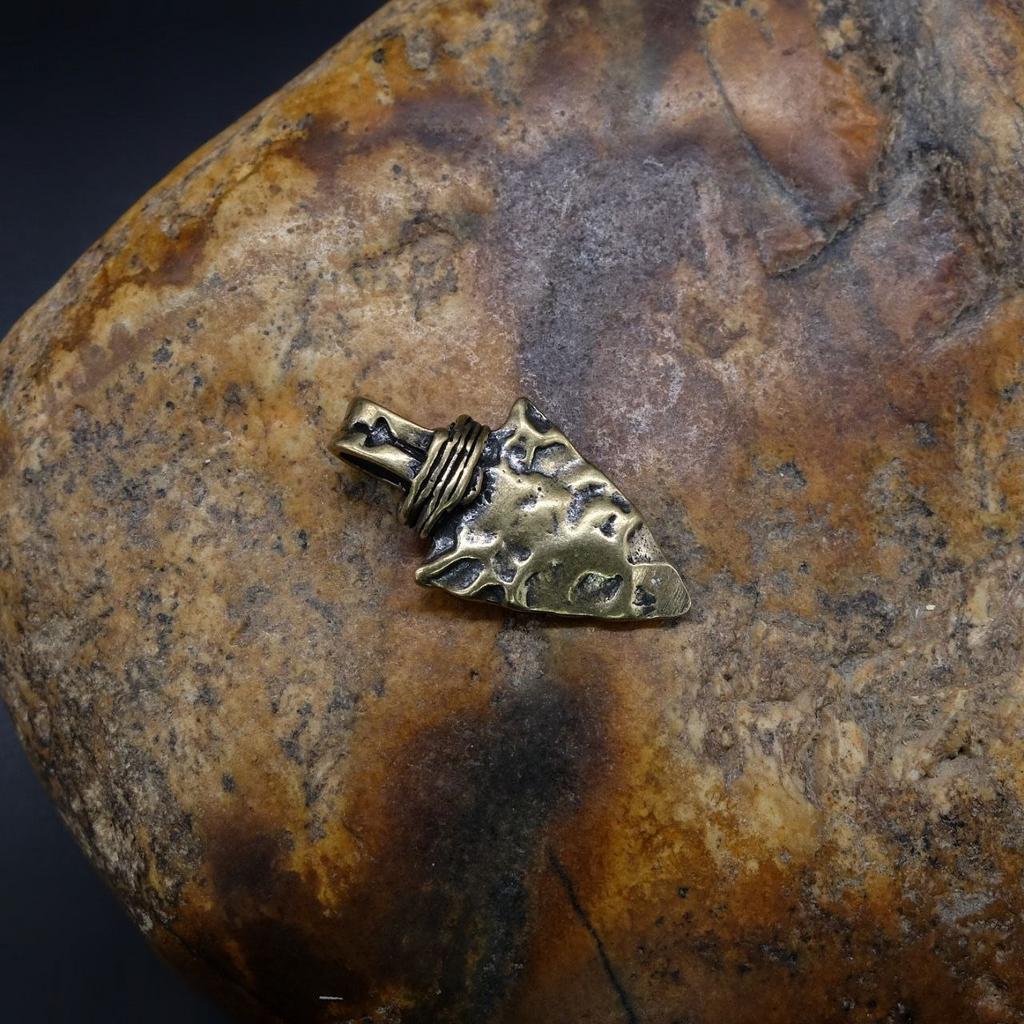 Подвеска наконечник копья