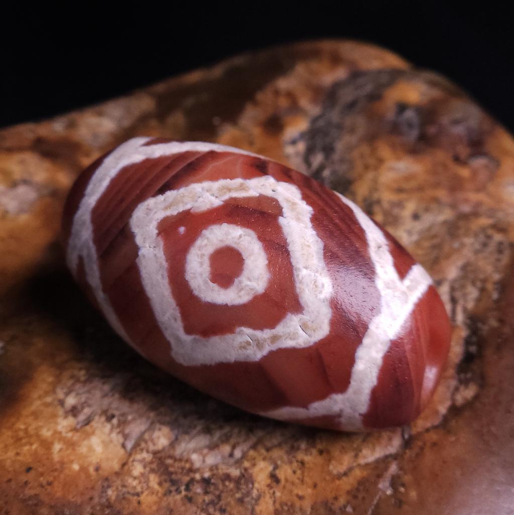 Старинная бусина Дзи 2 глаза и бриллиант