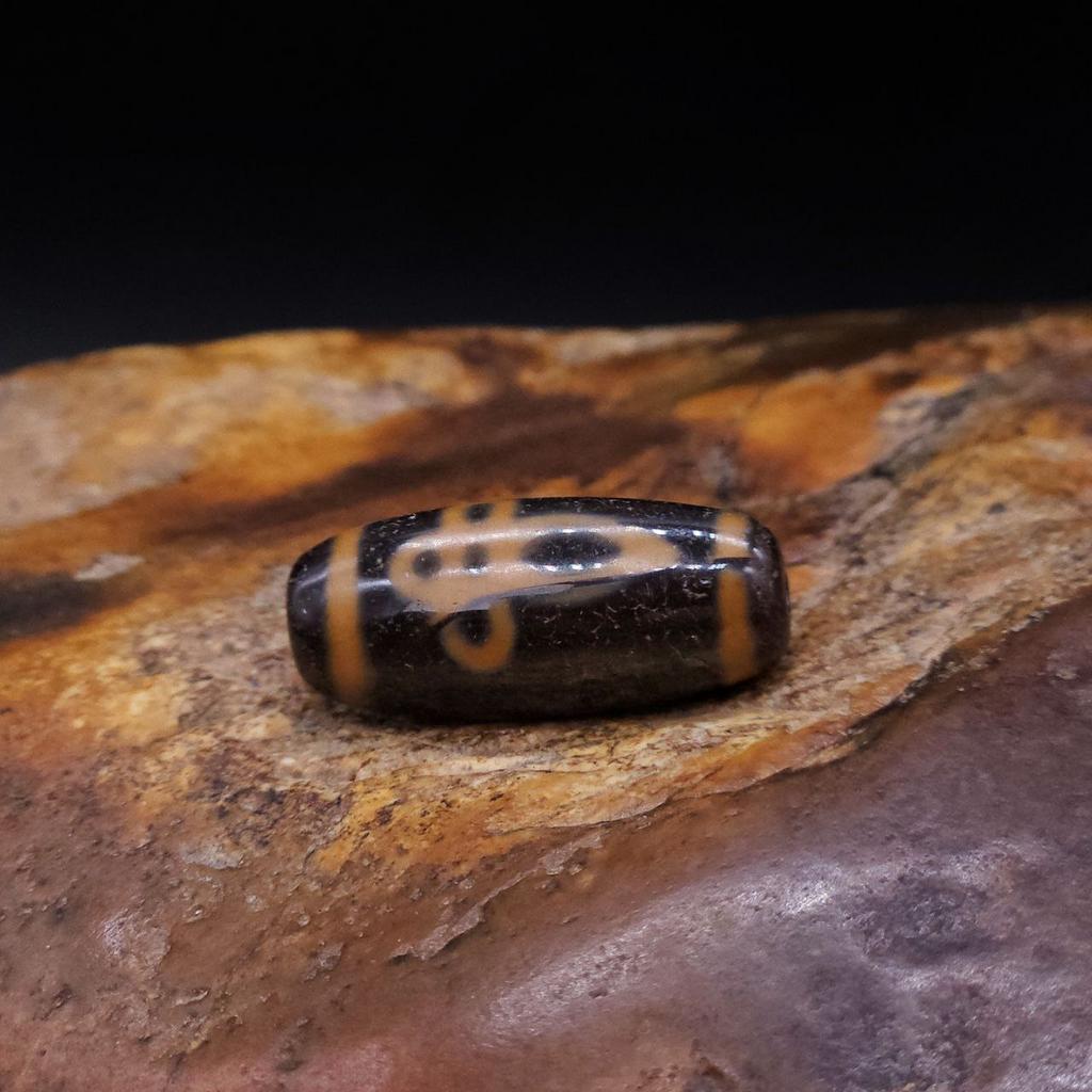 Бусина дзи Гаруда №43