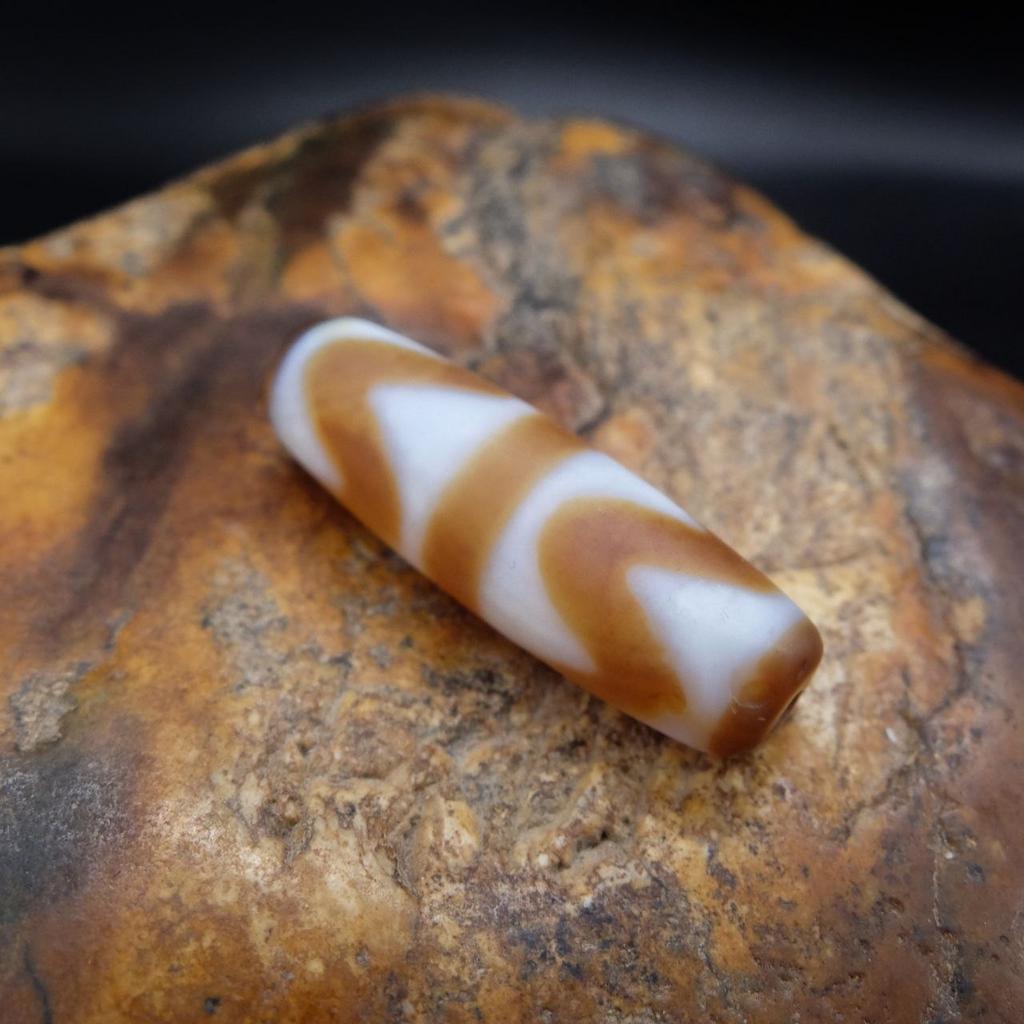 Бусина Дзи Двойные Зубы Тигра N°67