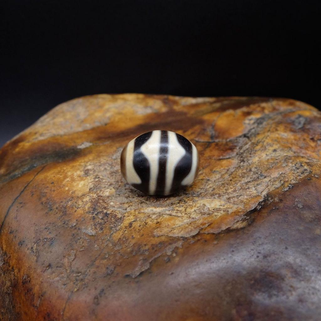 Бусина Дзи Двойные Зубы Тигра N°68 (original)