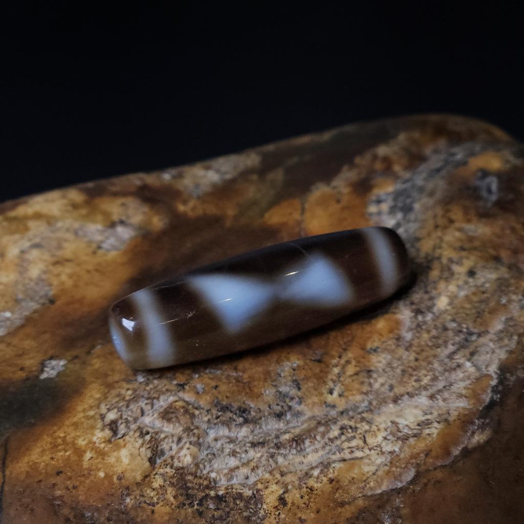 Бусина Дзи Гаруда и молния N°45