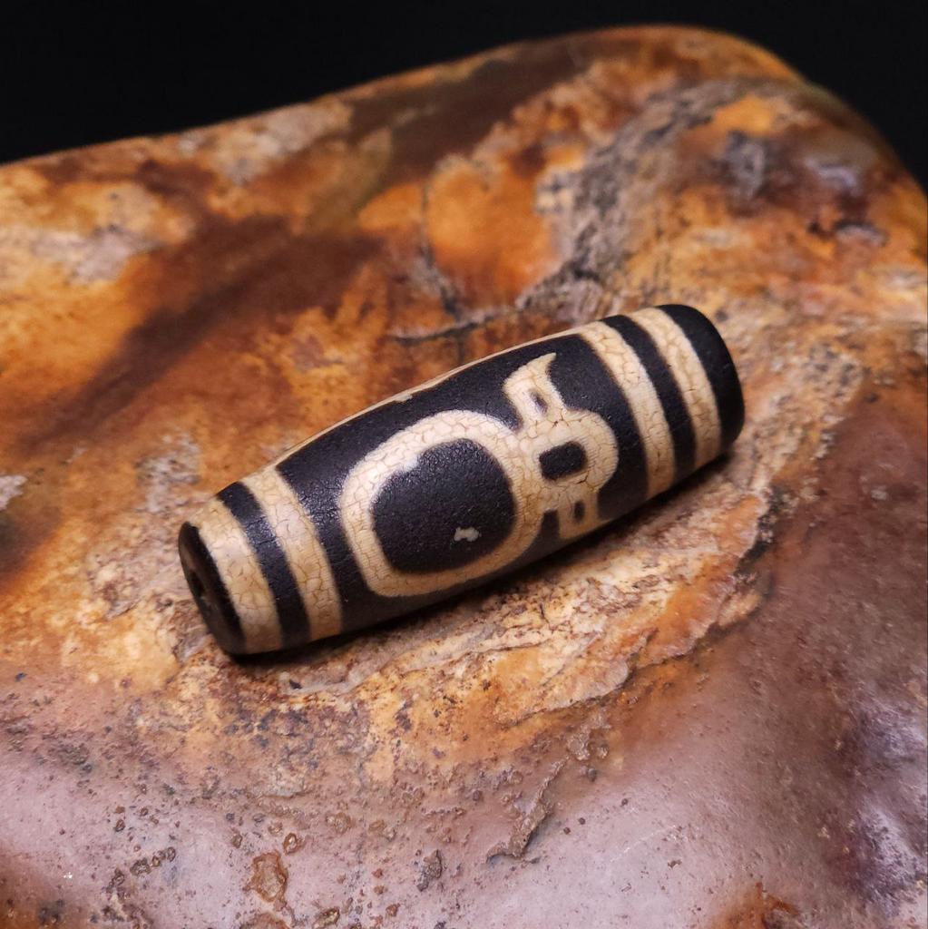 Бусина Дзи Кубера N°15