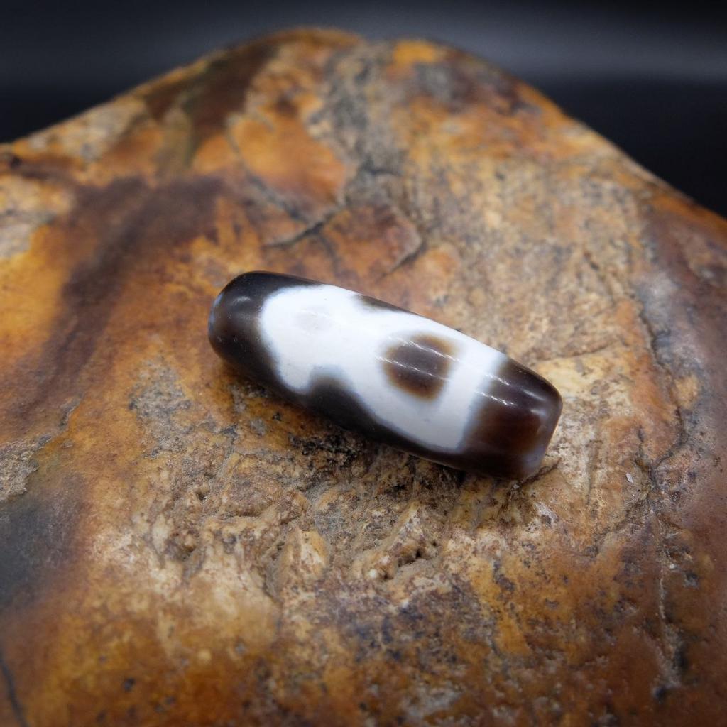 Бусина Дзи Кубера N°15