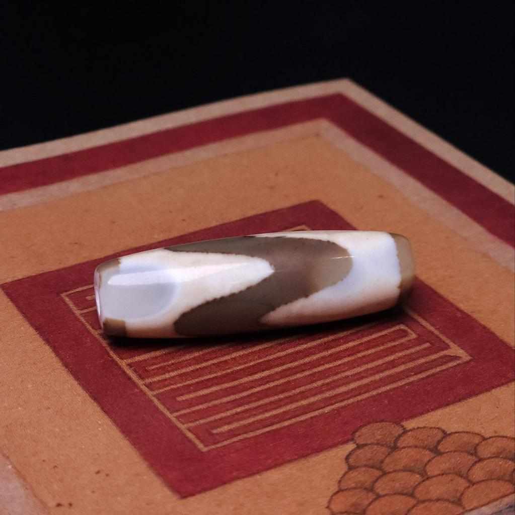 Бусина Дзи Зубы Тигра N°70